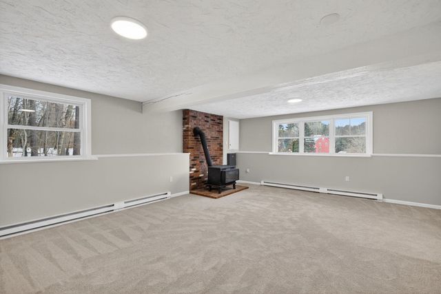 5 Heron Drive, Londonderry, NH 03053