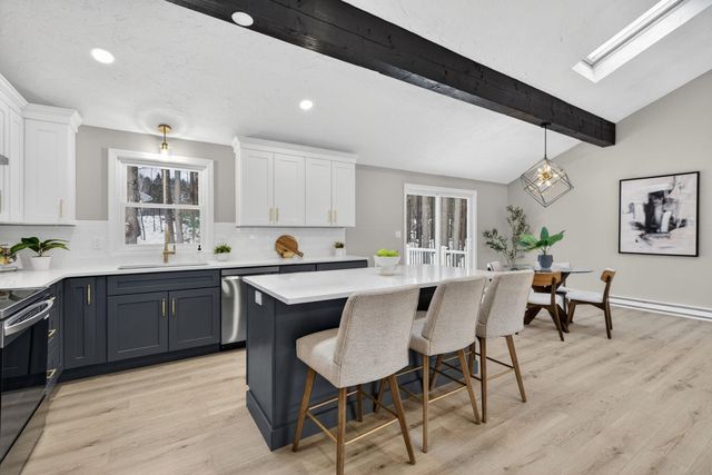 5 Heron Drive, Londonderry, NH 03053