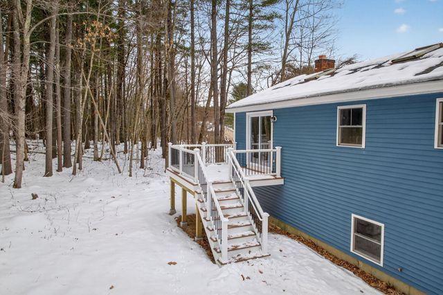 5 Heron Drive, Londonderry, NH 03053