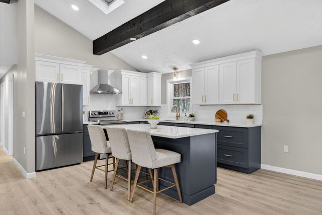 5 Heron Drive, Londonderry, NH 03053