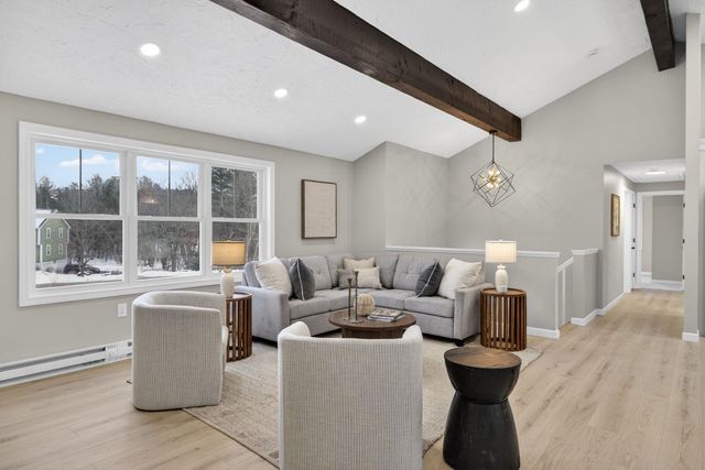 5 Heron Drive, Londonderry, NH 03053