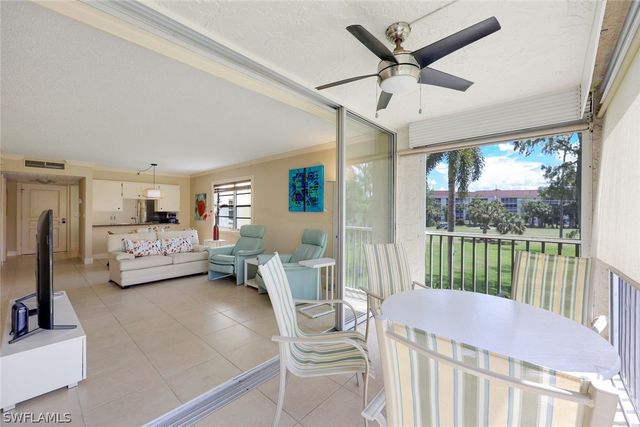 1057 Forest Lakes DR 209, Naples, FL 34105