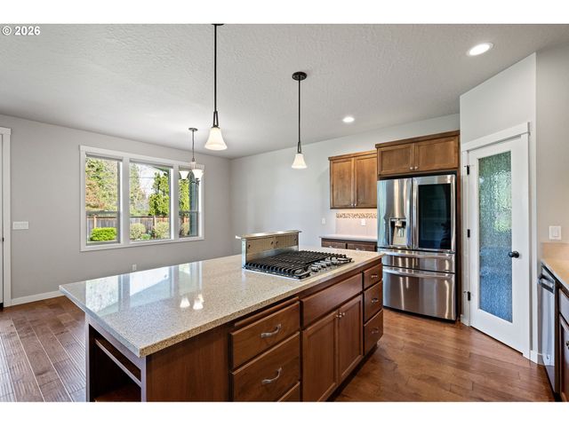 51 GRIZZLY Ave, Eugene, OR 97404