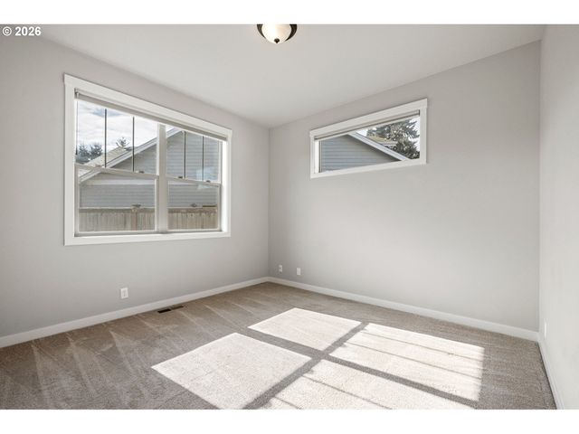 51 GRIZZLY Ave, Eugene, OR 97404