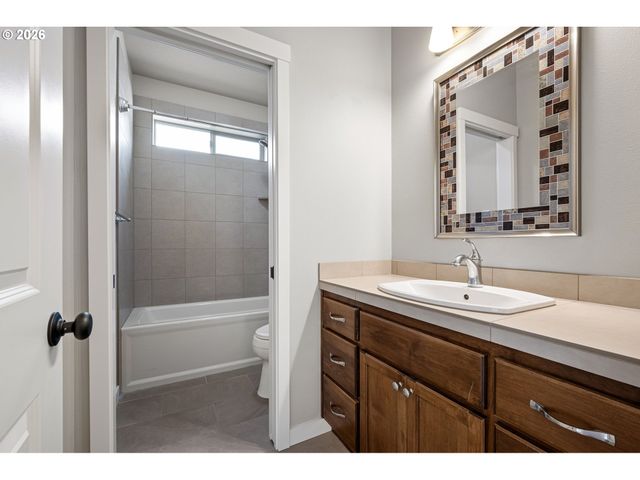 51 GRIZZLY Ave, Eugene, OR 97404