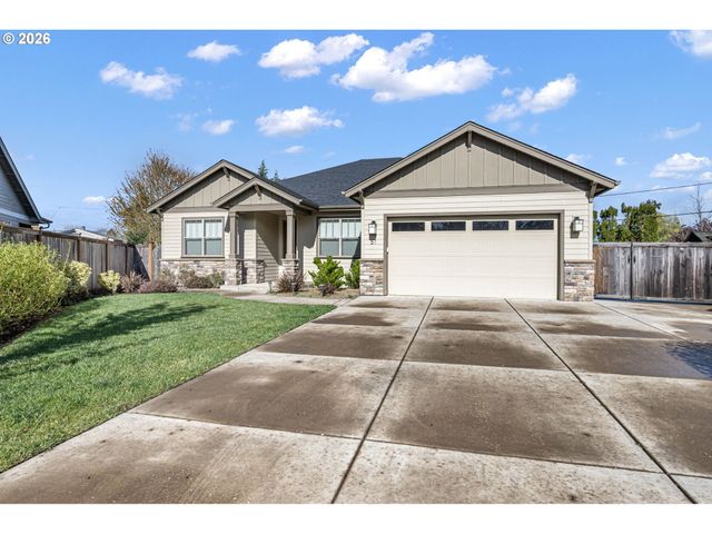 51 GRIZZLY Ave, Eugene, OR 97404