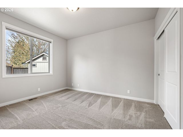 51 GRIZZLY Ave, Eugene, OR 97404