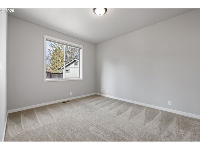 51 GRIZZLY Ave, Eugene, OR 97404