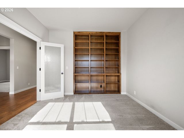 51 GRIZZLY Ave, Eugene, OR 97404