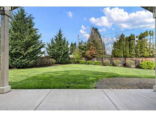 51 GRIZZLY Ave, Eugene, OR 97404