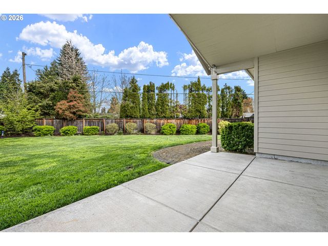 51 GRIZZLY Ave, Eugene, OR 97404