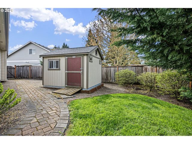 51 GRIZZLY Ave, Eugene, OR 97404