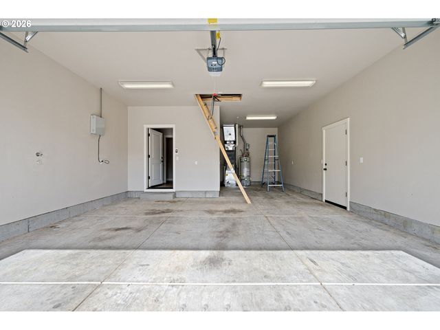 51 GRIZZLY Ave, Eugene, OR 97404