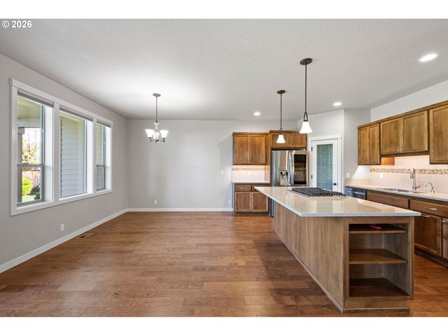 51 GRIZZLY Ave, Eugene, OR 97404