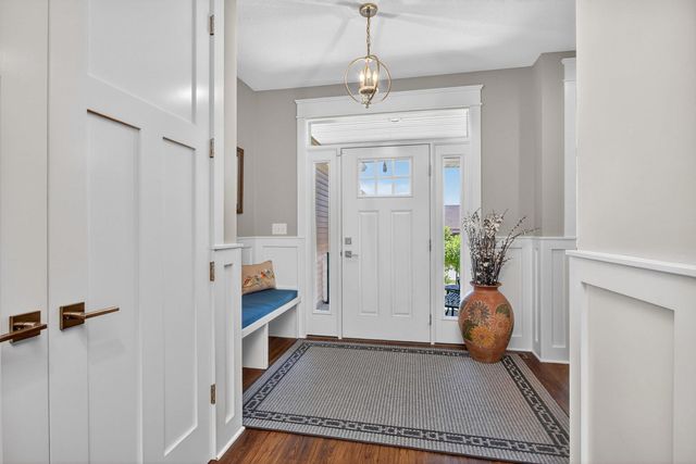6234 Whispering Hill Court, Bettendorf, IA 52722
