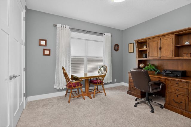 6234 Whispering Hill Court, Bettendorf, IA 52722