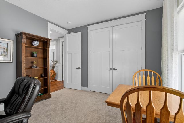 6234 Whispering Hill Court, Bettendorf, IA 52722