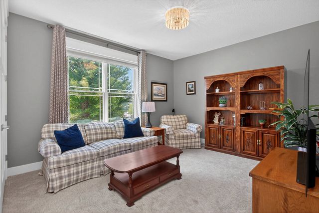 6234 Whispering Hill Court, Bettendorf, IA 52722