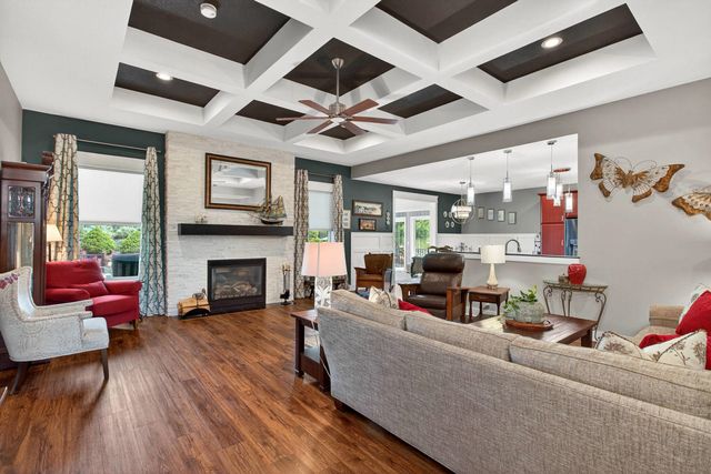 6234 Whispering Hill Court, Bettendorf, IA 52722