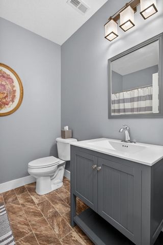 6234 Whispering Hill Court, Bettendorf, IA 52722