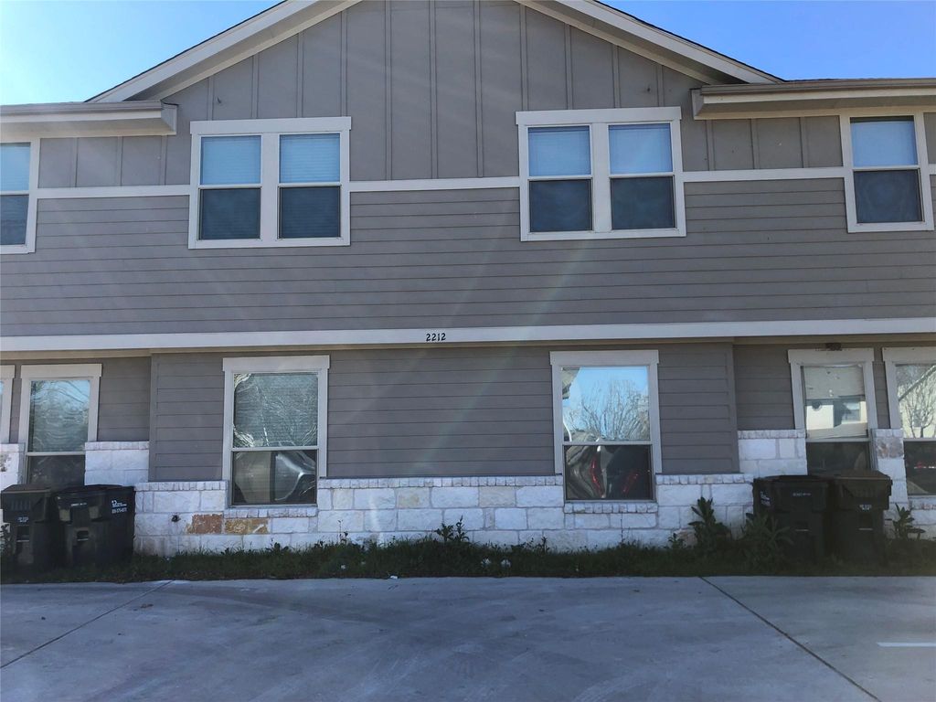 2212 Creekside LN D, Georgetown, TX 78626
