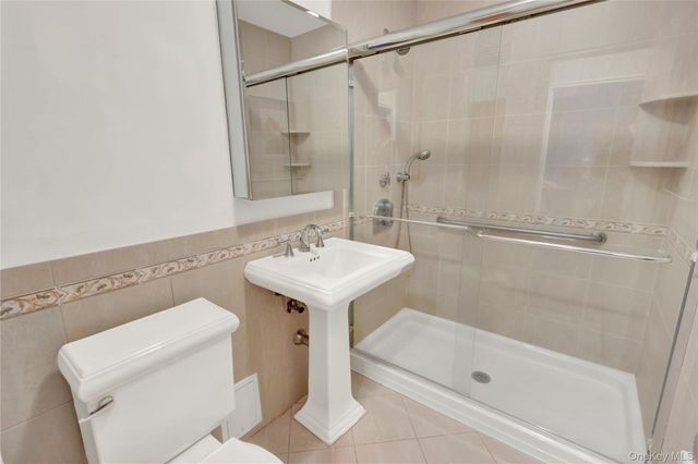 101 2nd Street B11, Garden City, NY 11530