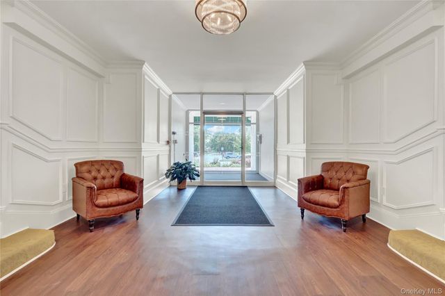 101 2nd Street B11, Garden City, NY 11530