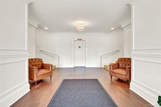 101 2nd Street B11, Garden City, NY 11530