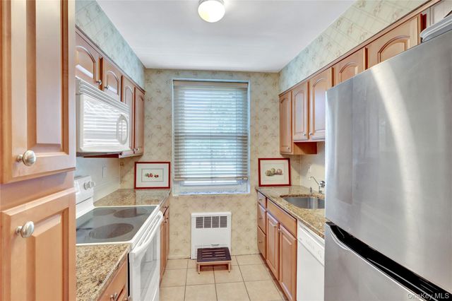 101 2nd Street B11, Garden City, NY 11530