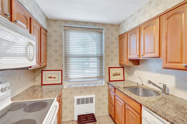 101 2nd Street B11, Garden City, NY 11530