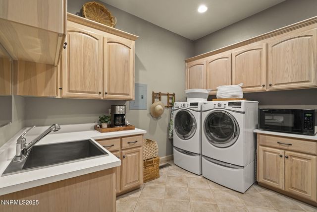 1690 Green Ash Drive, Reno, NV 89511