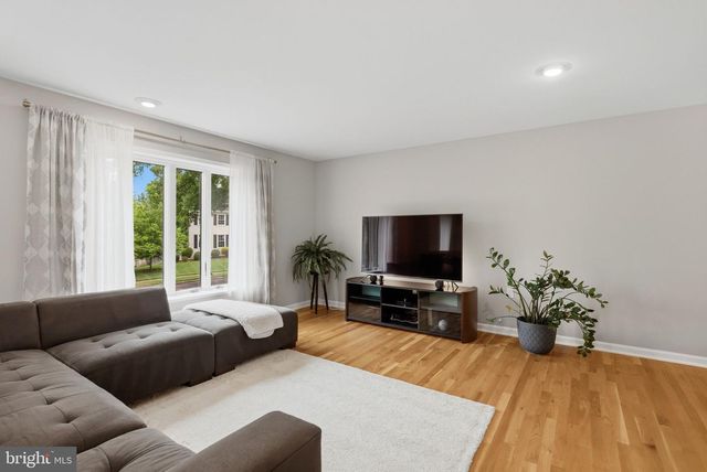 5917 BEECH TREE DR, Alexandria, VA 22310