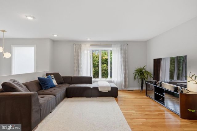 5917 BEECH TREE DR, Alexandria, VA 22310