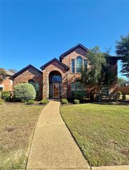 316 Oleander Drive, Desoto, TX 75115
