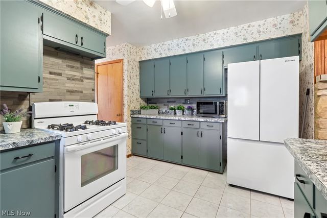 15186 Drake Road, Strongsville, OH 44136