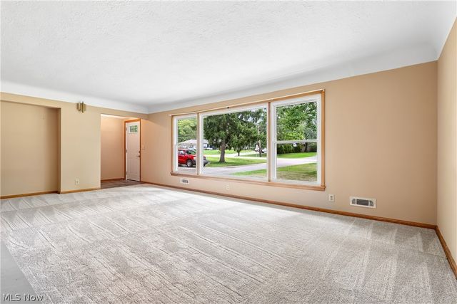 15186 Drake Road, Strongsville, OH 44136