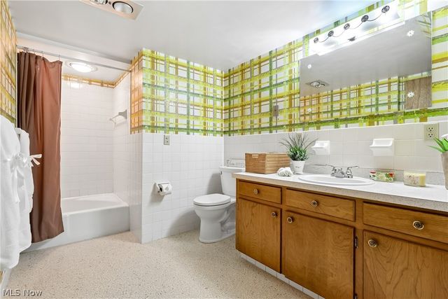15186 Drake Road, Strongsville, OH 44136