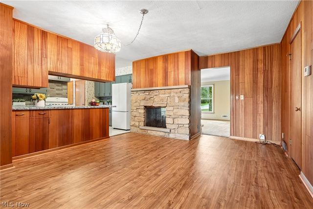 15186 Drake Road, Strongsville, OH 44136