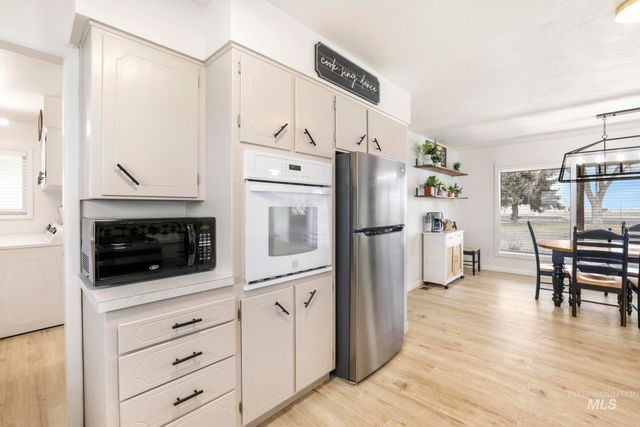 4095 N 2300 E, Filer, ID 83328