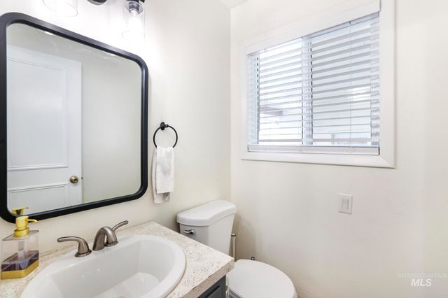 4095 N 2300 E, Filer, ID 83328