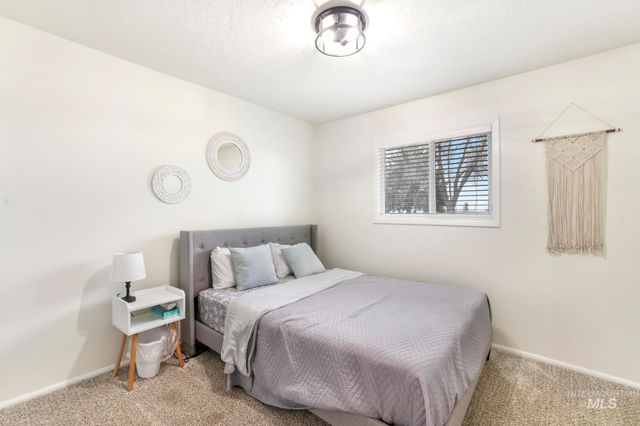 4095 N 2300 E, Filer, ID 83328