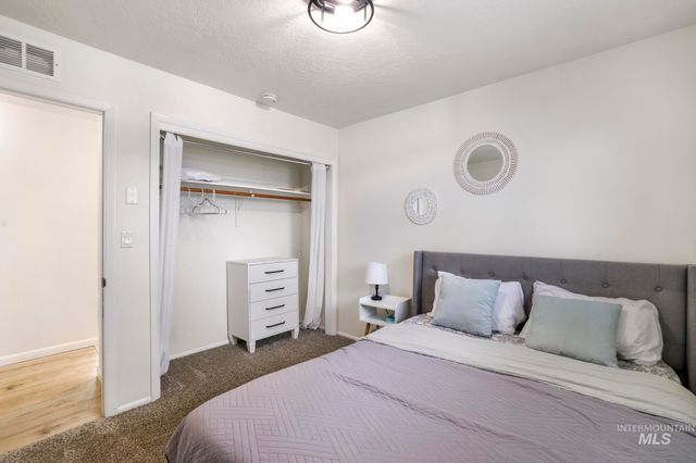 4095 N 2300 E, Filer, ID 83328