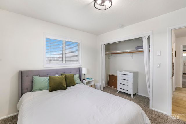 4095 N 2300 E, Filer, ID 83328