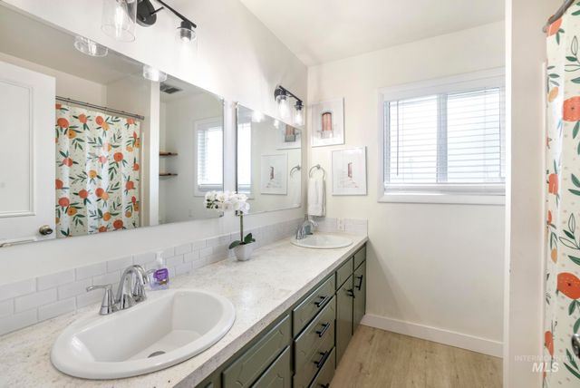 4095 N 2300 E, Filer, ID 83328