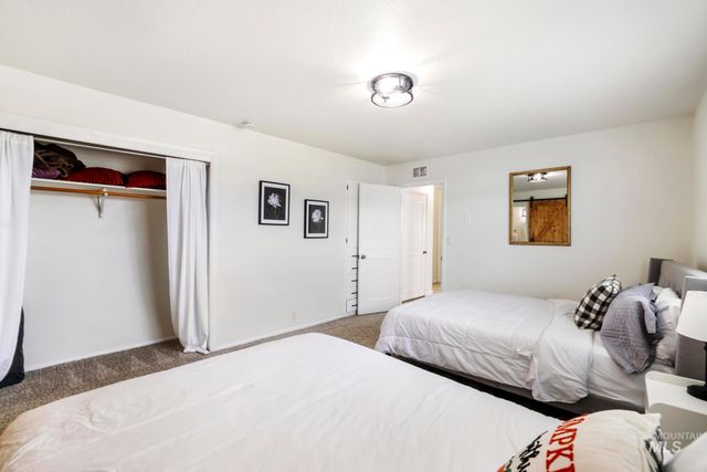 4095 N 2300 E, Filer, ID 83328