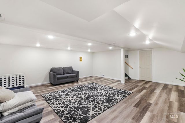 4095 N 2300 E, Filer, ID 83328