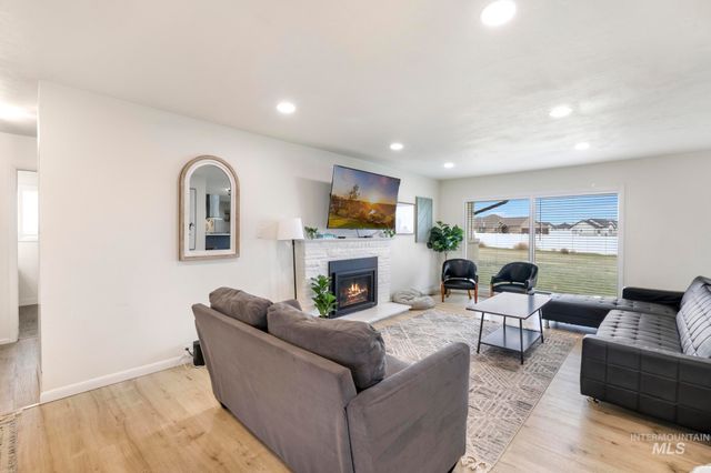 4095 N 2300 E, Filer, ID 83328