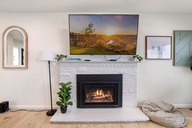 4095 N 2300 E, Filer, ID 83328