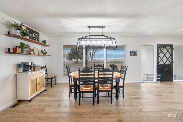 4095 N 2300 E, Filer, ID 83328