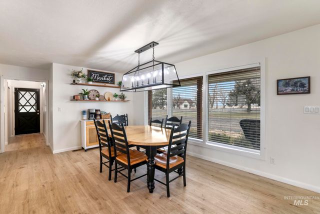 4095 N 2300 E, Filer, ID 83328